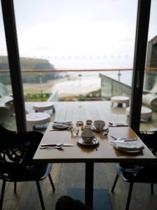 the-scarlet-hotel-breakfast-table